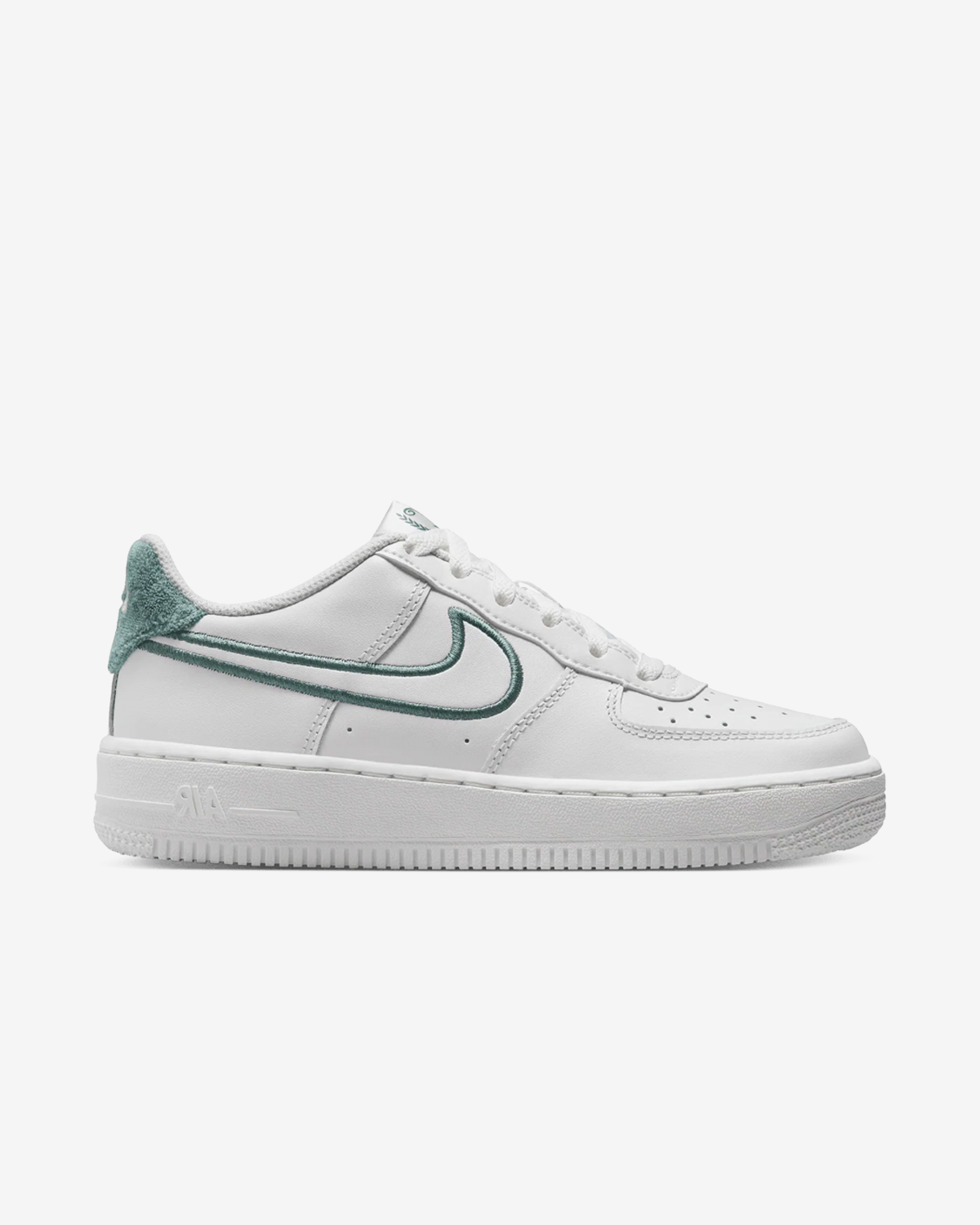 Nike Air Force 1 LV8 3